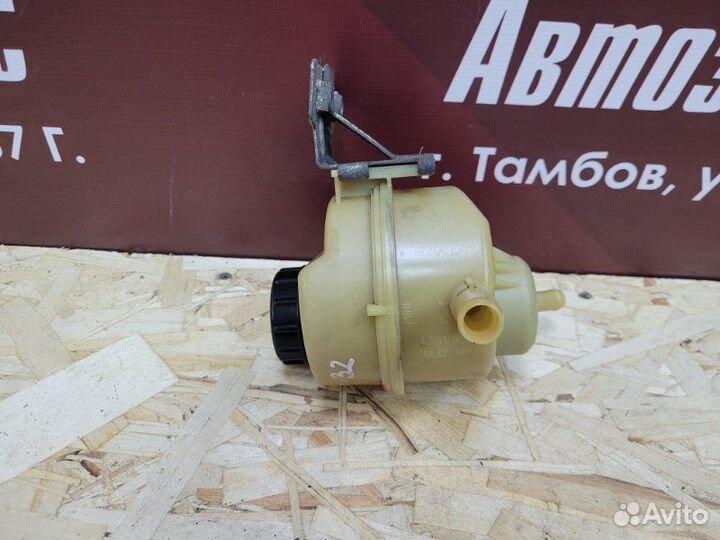 Бачок гидроусилителя руля Renault Logan