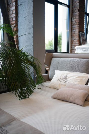 Кровать из массива