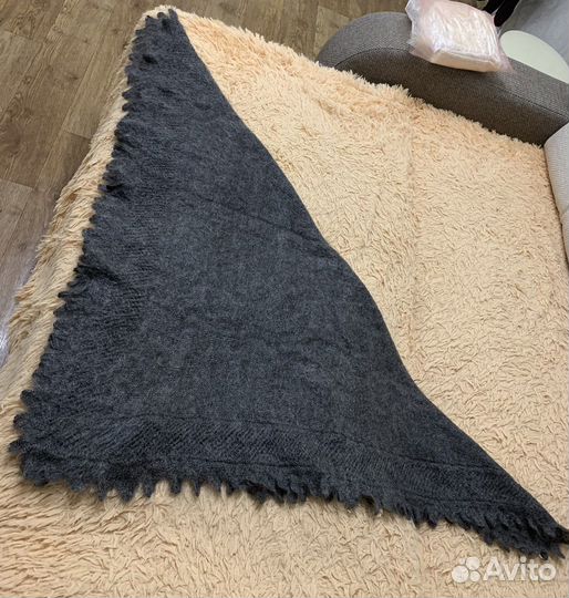 Пуховый платок новый