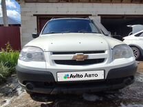 Chevrolet Niva 1.7 MT, 2017, 100 000 км, с пробегом, цена 665 000 руб.