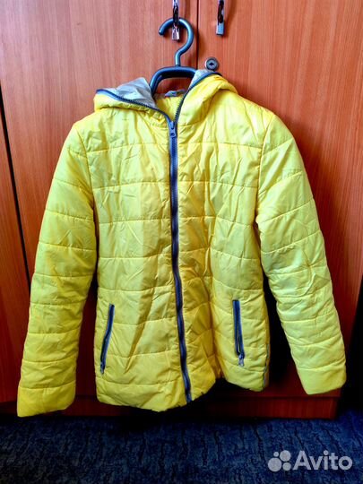 Куртка весенне-осенняя женская с капюшоном