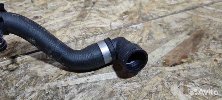 Патрубок охлаждения Land Rover Freelander 2 2.2