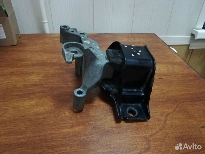 Подушка двигателя правая nissan x-trail t31