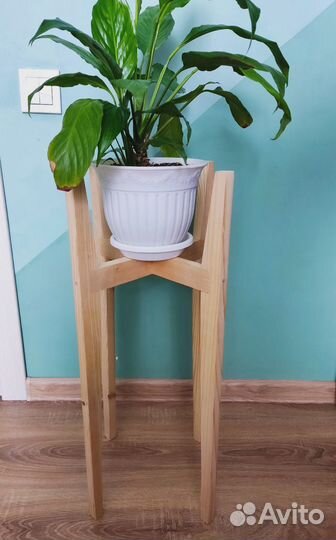 Подставка для цветов деревянная