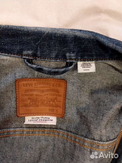 Джинсовая куртка levis Premium (S)