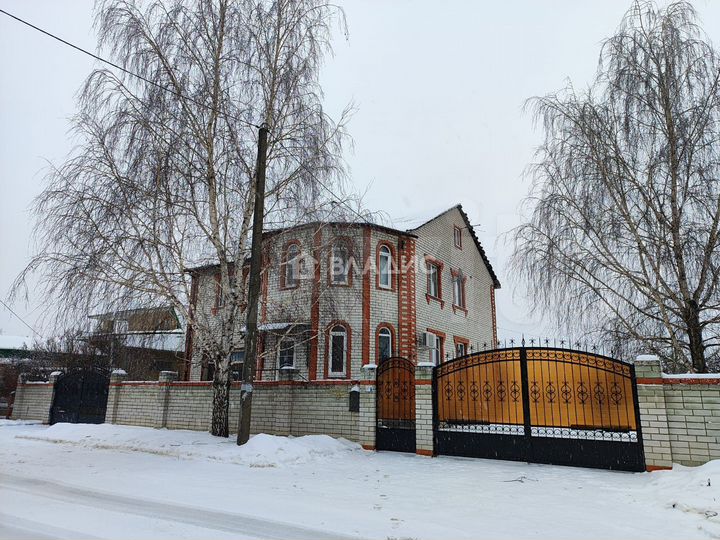 Дом 262 м² на участке 15 сот.