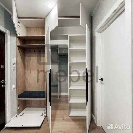 Шкаф с зеркалом