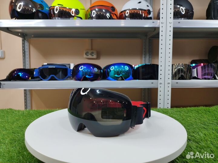 Стильные и практичные очки для горных лыж