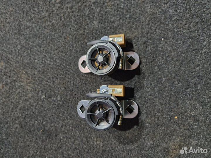 Динамик Nissan Juke F15 1.6 DDT 2011