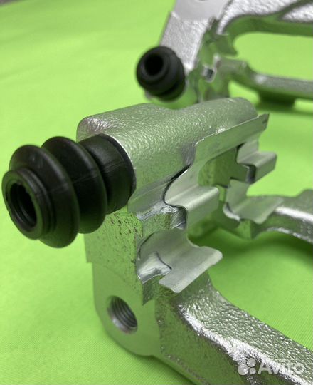 Infinity FX Murano тормозной суппорт