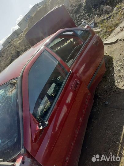 Переднее левое стекло Peugeot 406