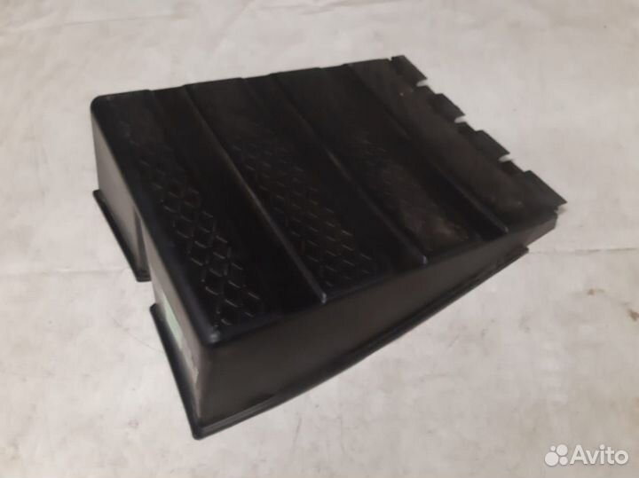 Крышка ящика акб MAN F2000 shacman