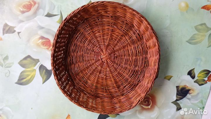 Плетеная хлебница или поднос