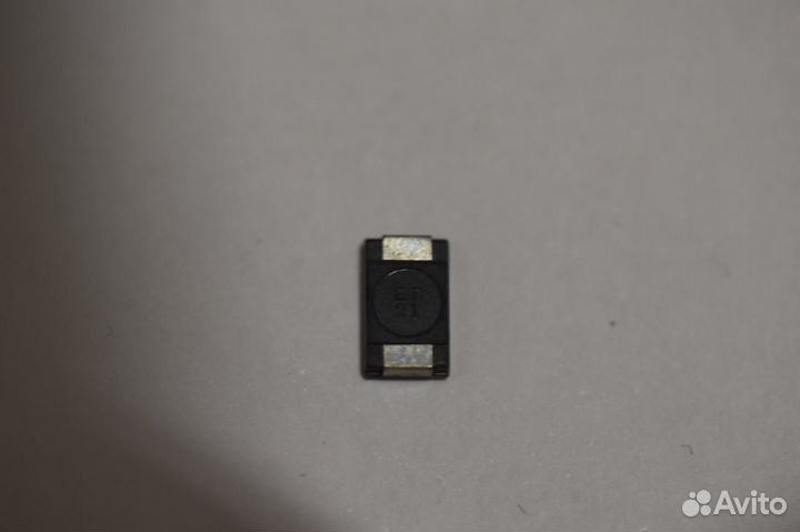 SMD полимерный конденсатор тантал 2r5tpe330m9