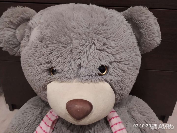 Большой плюшевый мишка