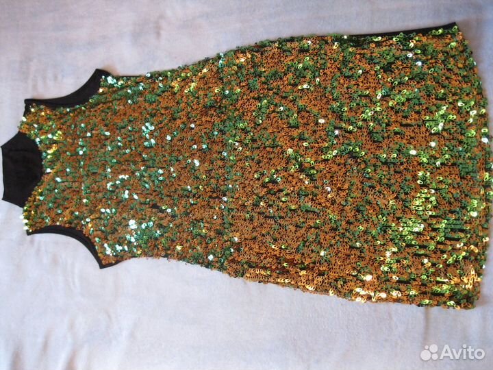 Платье с пайетками нарядное 42 44