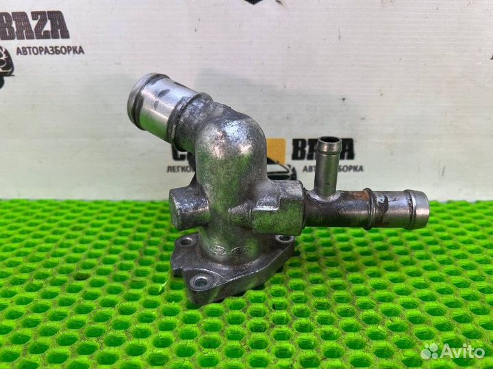 Фланец двигателя системы охлаждения