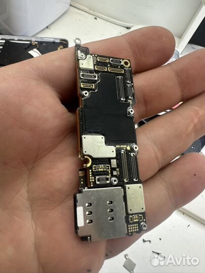 Плата iPhone на запчасти