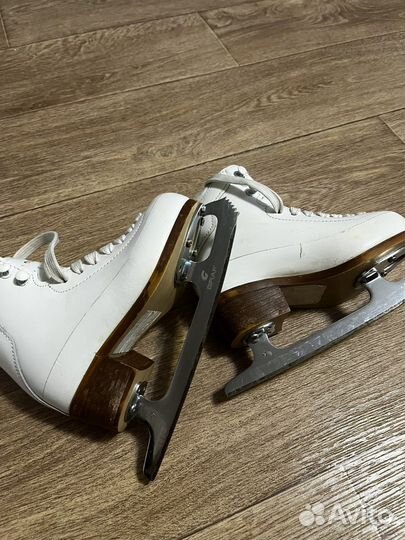 Фигурные коньки graf размер 28