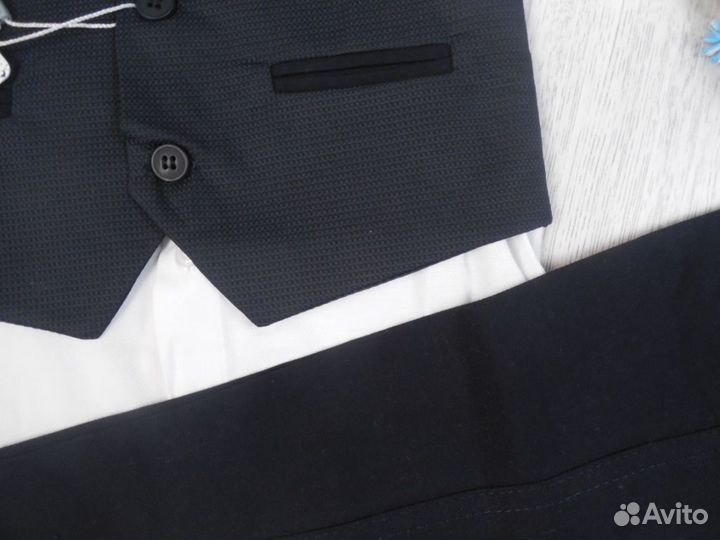 Костюм на 5 лет новый в наличии