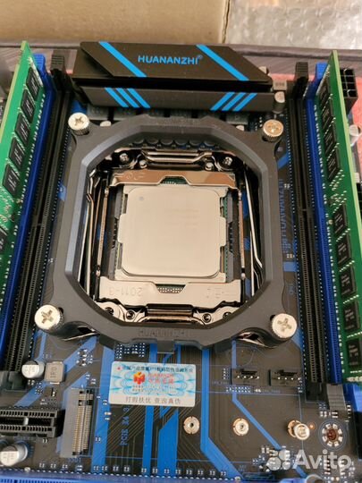 Материнская плата с процессором