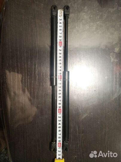 Газовый амортизатор багажника