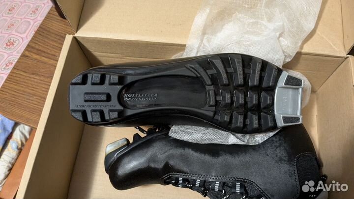 Лыжные ботинки 41 и 44 размеры