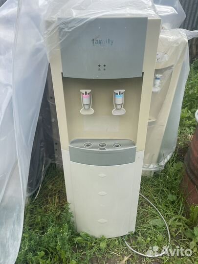 Куллер для воды напольный настольный