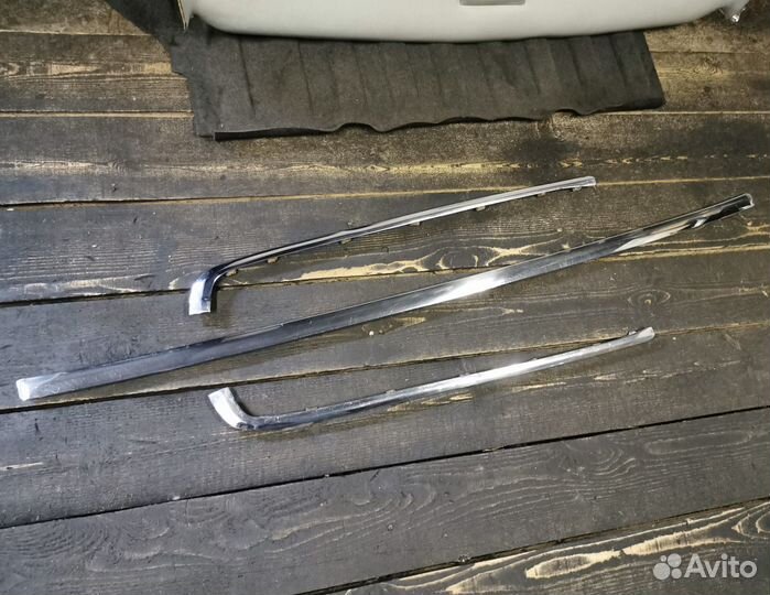 Хром молдинг заднего бампера Mercedes W124