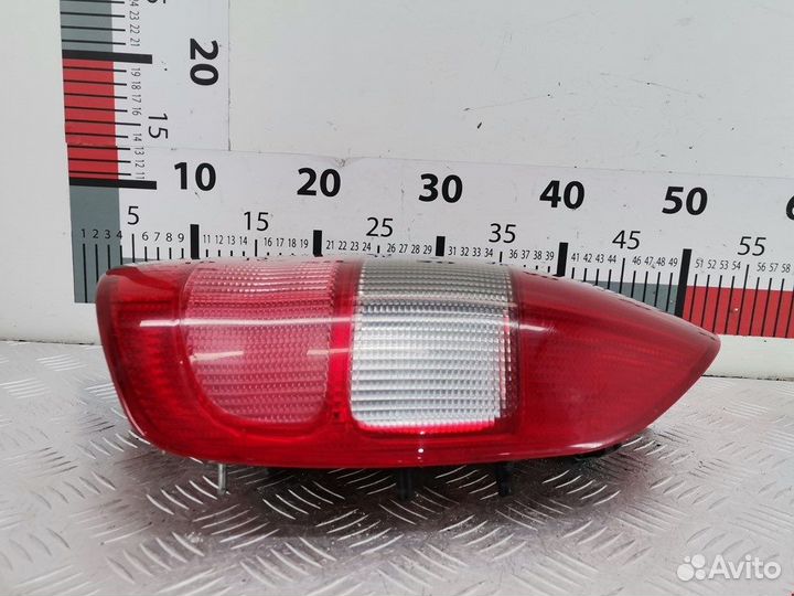Фонарь задний для Mitsubishi Space Star MR586014