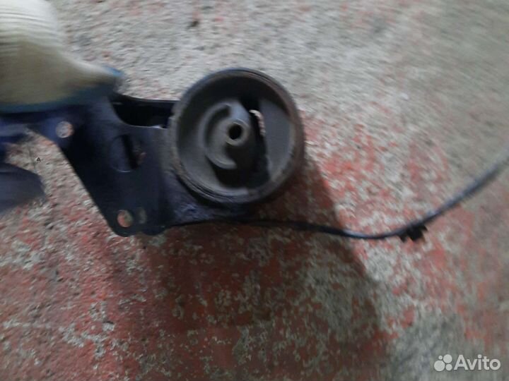 Подушка крепления двигателя Nissan Murano Murano I