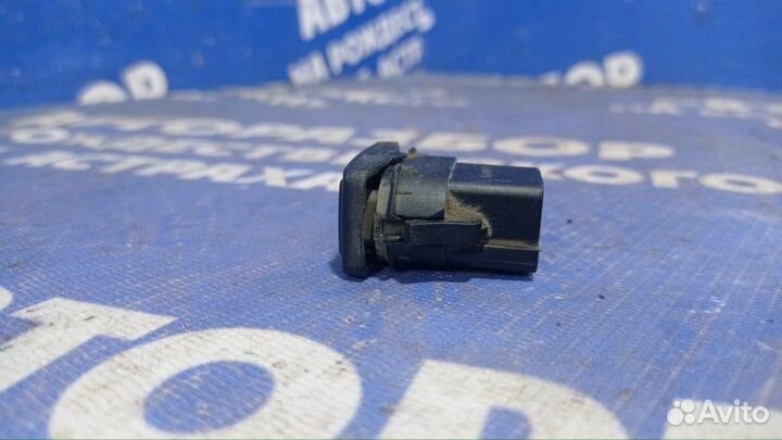 Кнопка стеклоподъемника Ford Focus 2 седан 2007