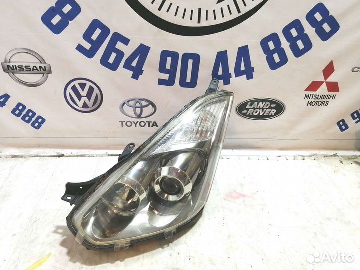 Фара левая Toyota Wish ZNE14 xenon