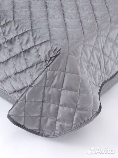 Пледы и покрывало