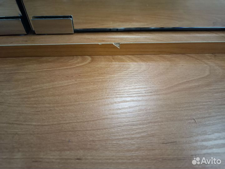 Трюмо с зеркалом