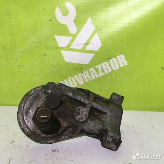 Кронштейн масляного фильтра Ауди 80 90 Б3