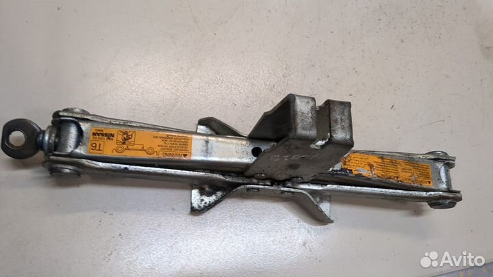 Домкрат Nissan X-Trail (T30), 2003