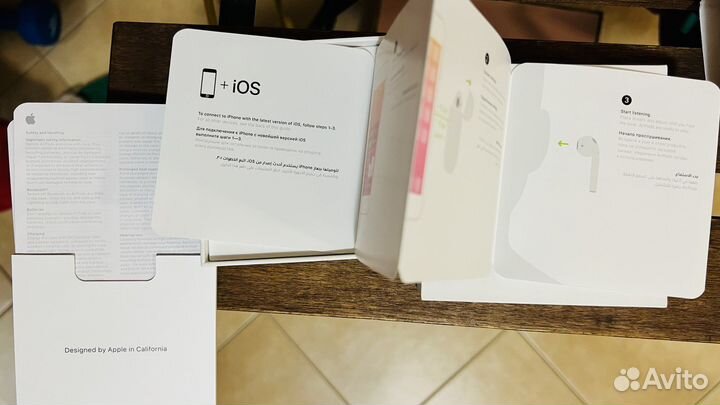 Коробка от оригинальных наушников apple