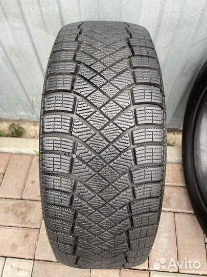 Pirelli Ice Zero FR 205/55 R16