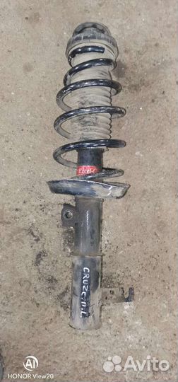Стойка передняя в сборе Chevrolet Cruze 1.8