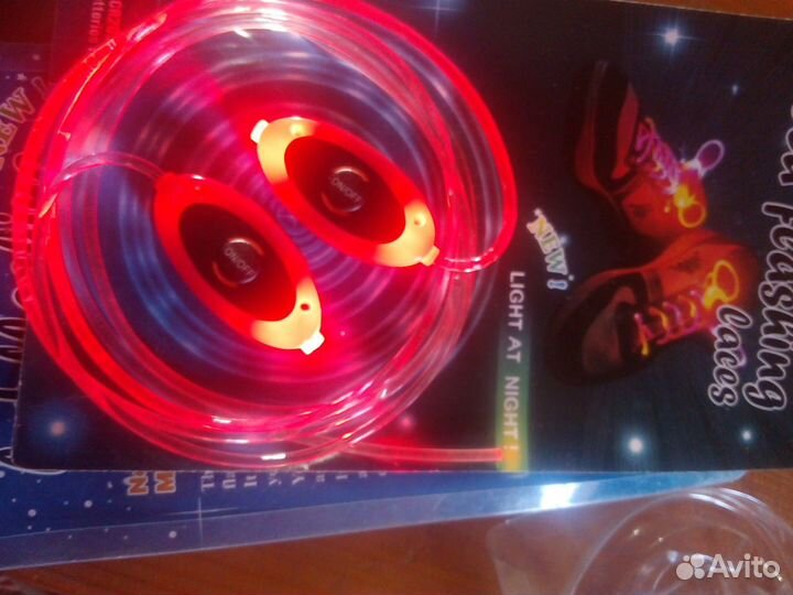 Щнурки мигают