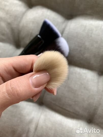 Кисти новые пудра тон хайлайтер
