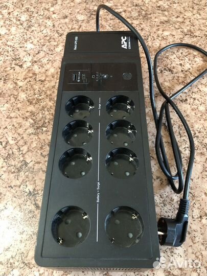 Источник бесперебойного питания APC 850VA/520W