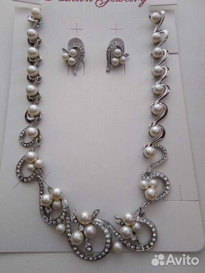 Колье с серьгами