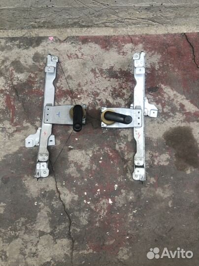 Стеклоподъемник Рено Дастер