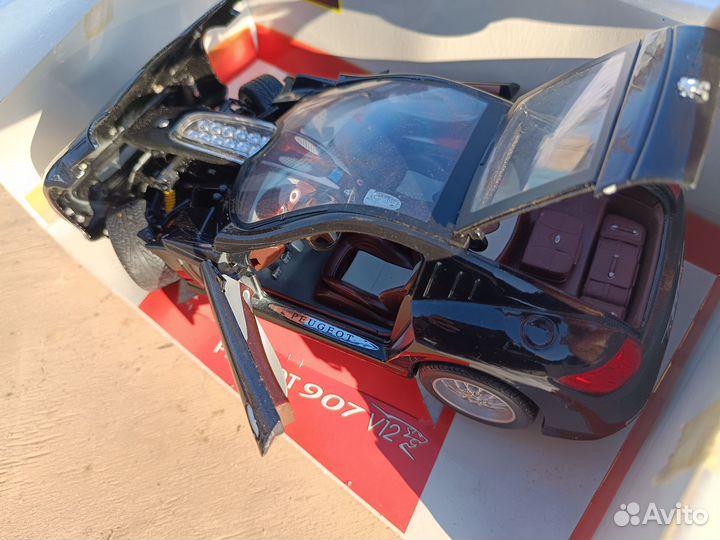 Коллекционная модель 1/18