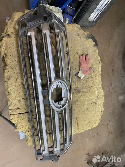 Решетка радиатора toyota land cruiser 200