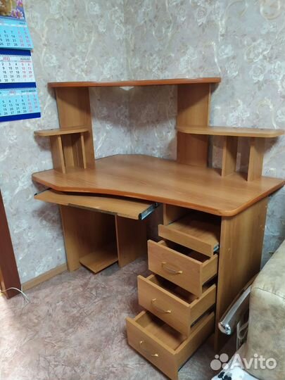 Компьютерный стол