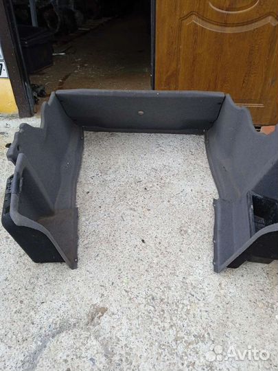 Бмв е39 обшивки багажника