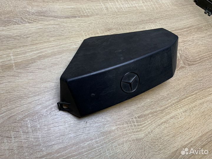 Крышка двигателя MB S-Class W140